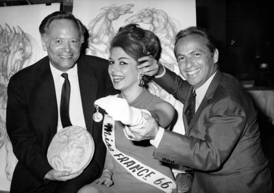 Rene Bollinger (Left) And Guy Lux Entourent Monique Boucher 